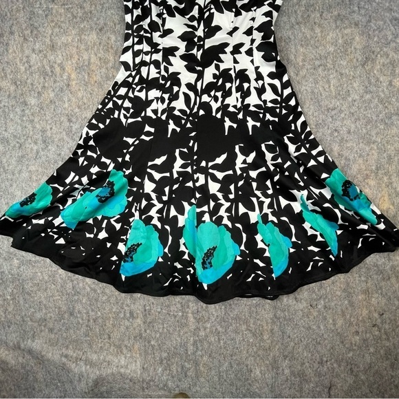 Nine West Sleeveless ALine Classic Fitted Bodice w/Boning Floral Border Dress 8 - Picture 9 of 16